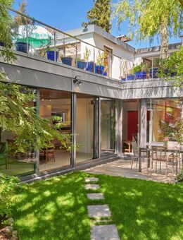 Architekten Atrium-Haus mit Dachterrasse, Garten und Pool in idyllischer Villenlage - Planegg