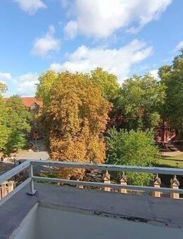 Düsseldorf-Oberbilk, Heerstraße 27 - Komplett sanierte Wohnung mit 2 Balkonen + Küchenzeile, bereit zum zeitnahen Einzug !! - Düsseldorf