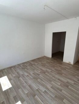 Platz für die ganze Familie! 4-Zimmer-Erdgeschosswohnung mit Balkon! - Halberstadt