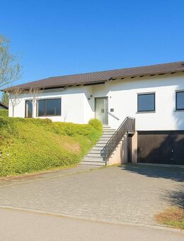 Platz für die ganze Familie - Wohnhaus mit Doppelgarage und großem Garten in Erolzheim - Erolzheim