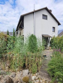 Stilvolle Doppelhaushälfte mit außergewöhnlichem Gartenidyll !!! - Linkenheim-Hochstetten