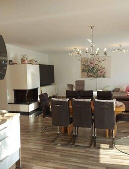 Schöne, große 4 Zimmerwohnung im 1 OG mit Kamin in Paderborn- Schloß Neuhaus, Baujahr 2015 - Paderborn