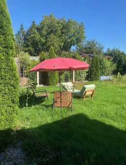 Von Privat: Einfamilienhaus mit Einliegerwohnung und schönem Garten - Landshut