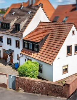 Charmantes Mehrfamilienhaus in Würzburg-Versbach: Attraktive Kapitalanlage und Eigenheim - Würzburg