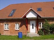 gemütliche helle Dachgeschoßwohnung 2-Zim in 18249 Penzin - Penzin