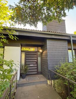 Im privaten Bieterverfahren: Architektenhaus mit Einliegerwohnung in Königswinter-Ittenbach - Königswinter