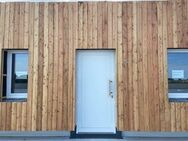 Energieeffiziente Holzbauweise! Schöne 2-Zimmer-Dachwohnung mit großzügiger Terrasse inkl. KfZ-Stellplatz - Büchen