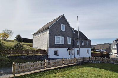 Charmantes Einfamilienhaus auf großem Grundstück