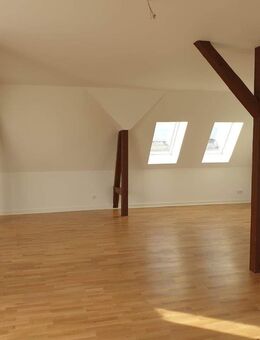 **lichtdurchflutete Dachgeschosswohnung** - 4 Raum Wohnung mit zwei Balkonen - Leipzig