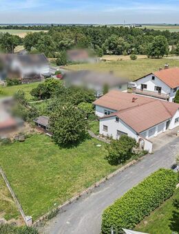 Wohntraum in Münzenberg: Ruhiger und naturnaher Bungalow mit Garten & 3 Garagen - Münzenberg