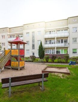 Mit Balkon! Gemütliche 2-Zimmer-Wohnung mit modernen Bad! - Bremerhaven