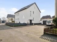 Bezauberndes Zwei- bis Dreifamilienhaus mit 8 Zimmern, Pool + Sauna und Garage in Hamm Herringen - Hamm