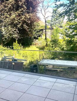 Großzügige Wohnung 2 x Bäder, EBK mit gr. Terrasse & 2 x Garagen - Mannheim