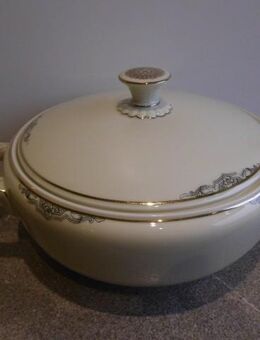 50 Jahre Zeh Scherzer Porzellan: Deckelschüssel 1930 Ragoutschüssel Terrine elfenbeinfarben Gold Vintage Retro 12,- - Flensburg