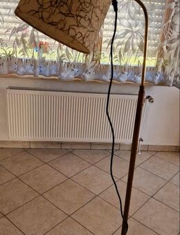 Standlampe/ Stehlampe aus Holz - Funktionsfähig - Oberndorf (Neckar)