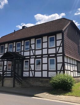 Resthofstelle mit zwei Wohnhäusern, Stallungen, Reitplatz, Koppel und Weide - Groß Twülpstedt