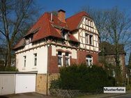 Doppelhaushälfte, Terrasse und Carport - Linden (Hessen)