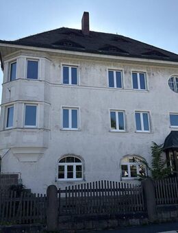 Schöne Villa im Sanierungsgebiet - Nutzfl. ca. 470 m² - Grst. ca. 1.050 m² - sanierungsbedürftig - Doppelgarage - Kirchenlamitz