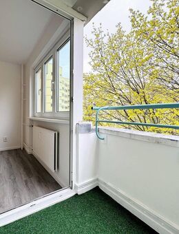 1-Zimmer-WOHNUNG: zuverlässig & langjährig vermietete + BALKON + LIFT + KELLER | in REINICKENDORF - Berlin