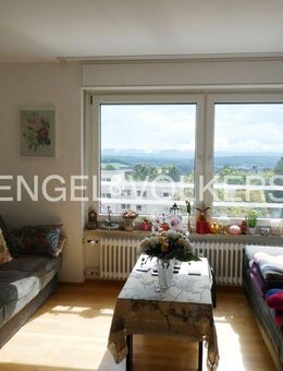Helle, großzügige 4,5-Zimmer-ETW mit Fernsicht, Garage, Stellplatz . barrierefrei zugängig und vermietet - Tübingen