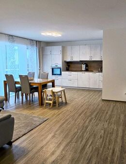 Gemütliche 4-Zimmer-Wohnung mit Balkon und Garten in Sulzbach-Rosenberg - Sulzbach-Rosenberg