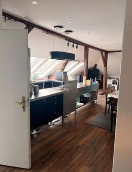 Wohnen in der alten Schule von Haselau - Moderne Dachgeschosswohnung mit Elbblick - Haselau