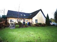 Doppelhaushälfte, 3,5 Zimmer, Vollbad, behindertengerecht, ca. 400 m² Garten - Groß Niendorf