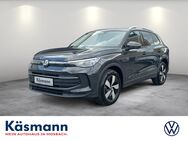 VW Tiguan, 2.0 TDI Life, Jahr 2022 - Mosbach