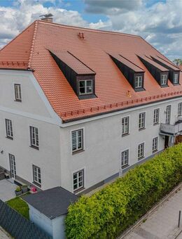 PROVISIONSFREI / Hochwertige Altbau-Dachgeschosswohnung mit Fachwerk & Sichtdachstuhl! - Ebersberg