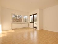 Let the sunshine in: Sonnige 3-Zimmer-Dachgeschoss-Wohnung mit großer Terrasse & Balkon - bezugsfrei - Berlin