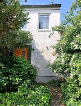Karlshof - schönes Reihenendhaus mit Glasanbau - Lübeck