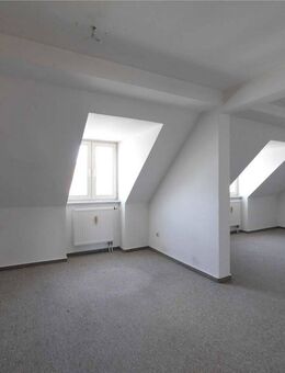 Helle und ruhige 2-Raum-Wohnung mit Tageslichtbad und Wanne - Leuna