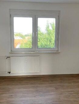 2-Raum-Wohnung mit Balkon und Wanne - Oschersleben (Bode)