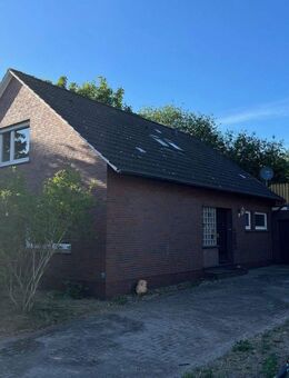 Einfamilienhaus in Stapelmoor mit Dachterrasse und großem Naturgarten. Provisionsfrei für d. Käufer. - Weener