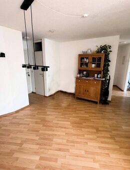 Helle 2 Zimmer-Wohnung mit Südbalkon und Tiefgarage - Öhringen