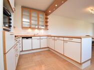Wohnen im Herzen von Friesoythe - Dachgeschosswohnung mit Einbauküche und Balkon - Friesoythe
