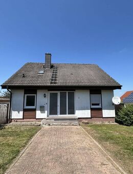 Schönes Einfamilienhaus (Massa-Fertighaus) mit Doppelgarage und Garten - Riedelberg
