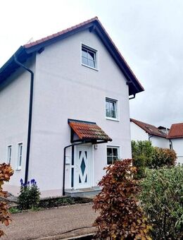 Einfamilienhaus in ruhiger Sackgassenlage mit Ausbaupotenzial und Weitblick in Nattheim - Nattheim