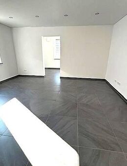 Große 4,5 Zimmerwohnung im Herzen von Schömberg - Schömberg (Regierungsbezirk Karlsruhe)