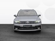 VW Tiguan, Highline R-Line Head Dyn, Jahr 2020 - Sand (Main)