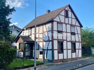 Charmantes, sanierungsbedürftiges Fachwerkhaus in Siegburg-Brachoß. - Siegburg