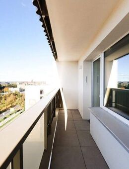 Moderner Wohnkomfort mit Loggia-Highlight: Stilvolle 2-Zimmer-Wohnung mit Einbauküche und Flair - Dresden