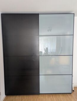 Zu verkaufen: Schwarzes IKEA Pax-Schrank - Frankfurt (Main)