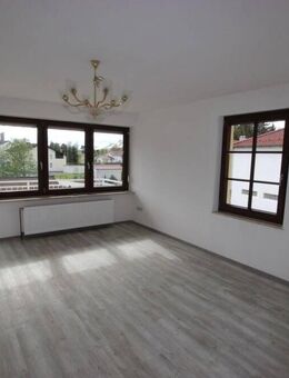 schöne 3 Zi.-Eigentumswohnung mit Garage in zentraler Lage - 488 - Simbach (Inn)