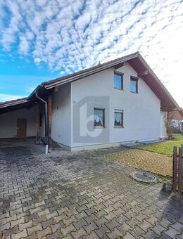 VIEL PLATZ FÜR ALLE MIT GARTEN UND CARPORT - Greifenberg