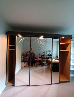 zu verschenken - schwarzer Spiegelschrank - Langenfeld (Rheinland)