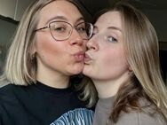 2 lesbische Girls suchen DICH für ein heißes Abenteuer zu dritt! 🔥 - Erfurt