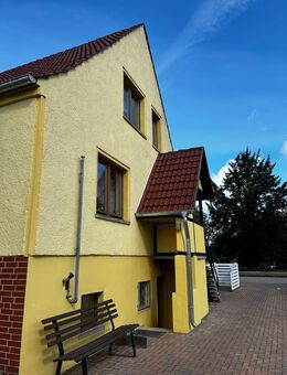 Großes Grundstück mit Einfamilienhaus, Doppelgarage und Nebengelass (1 Zimmer) in ländlicher ruhiger Lage - Sandau (Elbe)