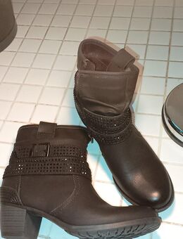 Damen Mädchen Boot Stiefel schwarz Gr 36 neu 4.5 cm Blockabsatz sehr rockiges Design siehe Bilder Gummisohle21cm Untersohle Breit8cm NormWeit - Esslingen (Neckar)