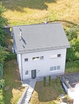 Neckarsteinach/Darsberg: Attraktives, neuwertiges, freistehendes Einfamilienhaus mit großem Garten - Neckarsteinach